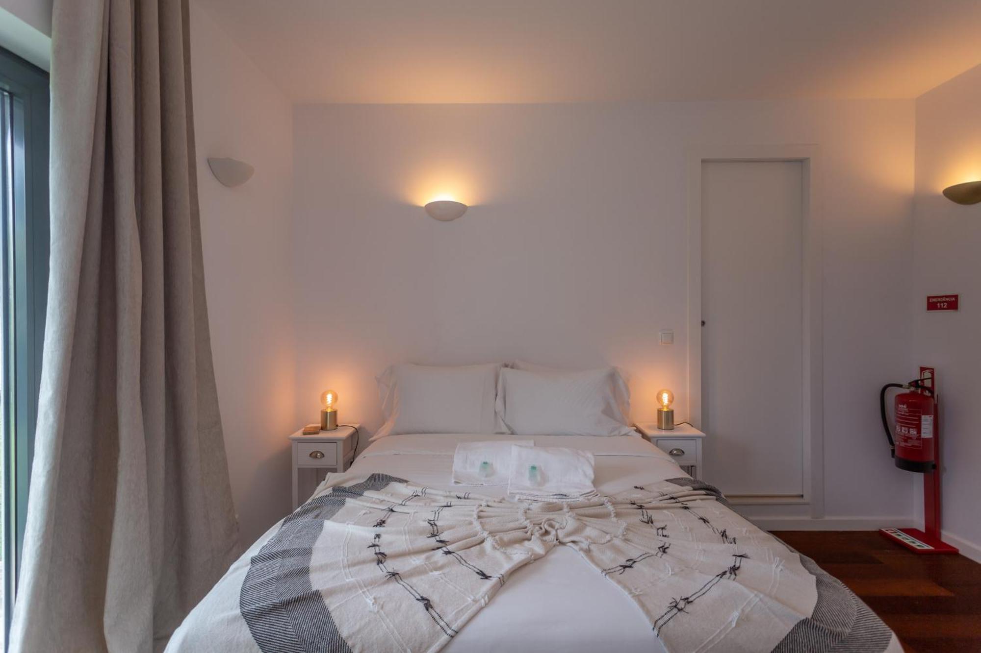 Penedo Escape Sea Suites Colares Esterno foto